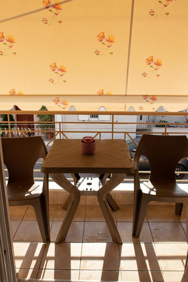 Mesolóngion Langi Apartments מראה חיצוני תמונה